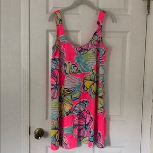 EUC Lily Pulitzer Size M Bright Pink - SeaShell